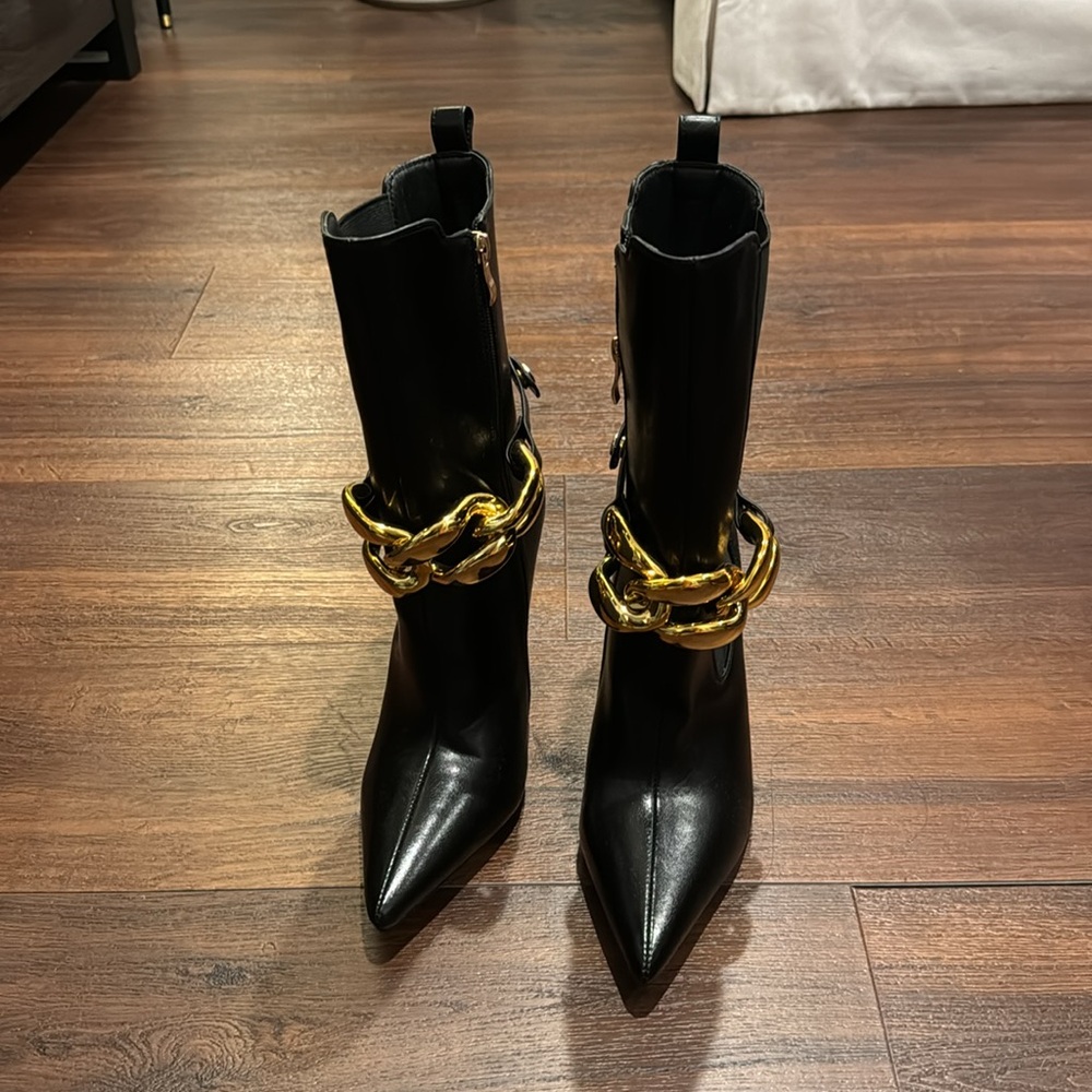 Azalea Wang NWT Heel Boots with Chain detail and side zipper. - Picture 4 of 8